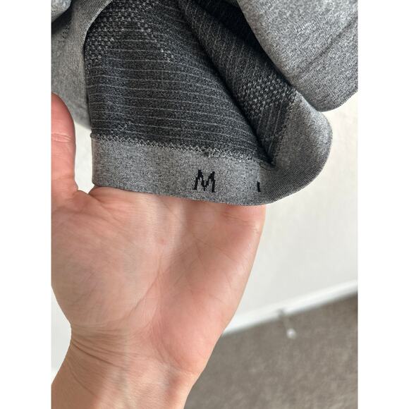 Lululemon Metal Vent Tech Short Sleeve Sz Medium - Picture 5 of 5